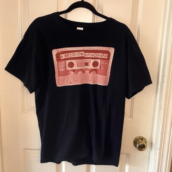 Gildan Tops - 5 SECONDS OF SUMMER Graphic Band Tee Black Cotton Short Sleeve Size Large